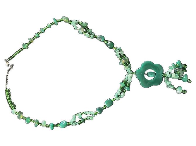 Autre Marque Grüne Achat-Halskette mit Blumenanhänger