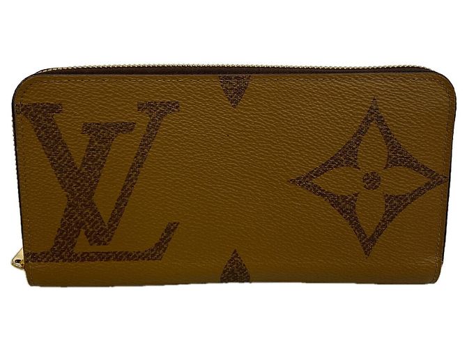 Louis Vuitton Monogram Giant Reverse Zippy Wallet
