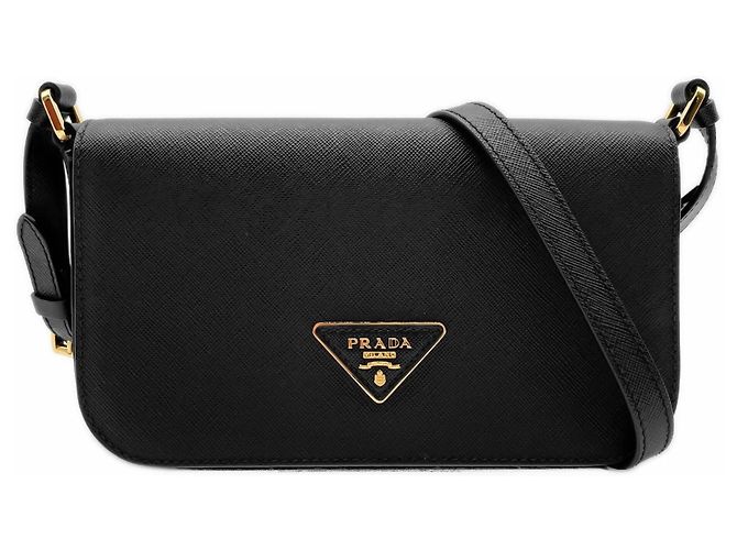 Bolsa de ombro Prada em couro preto