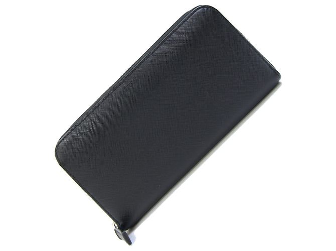 Cartera larga Prada de piel negra