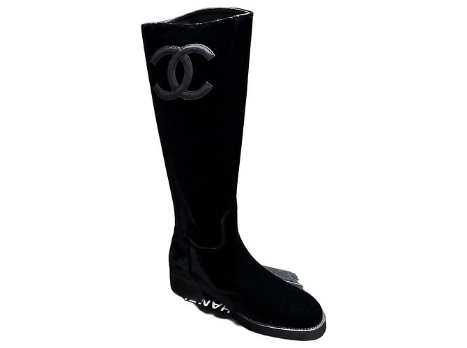 Chanel Botas Altas de Terciopelo Negro