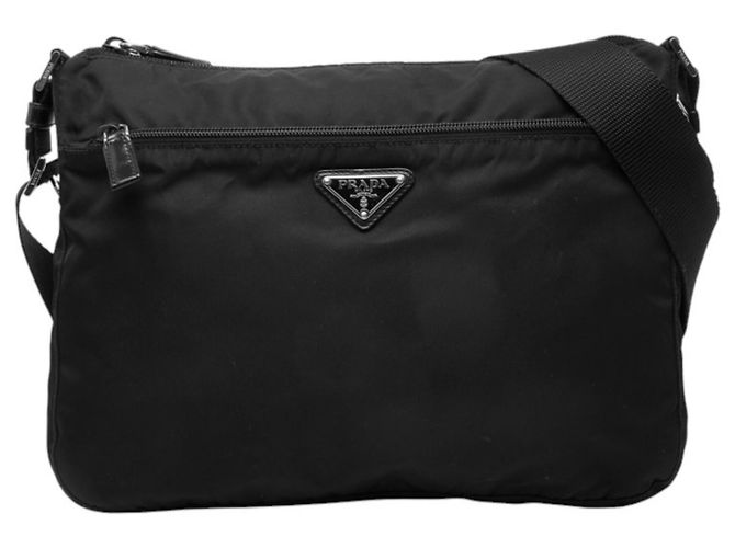 Borsa a tracolla Prada con placca logo triangolare