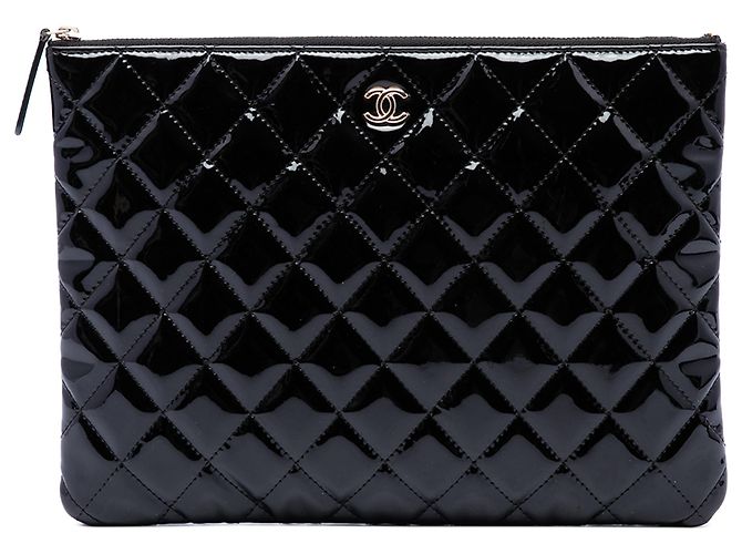 Chanel Clutch Medium Quilted Patent O Case Negra