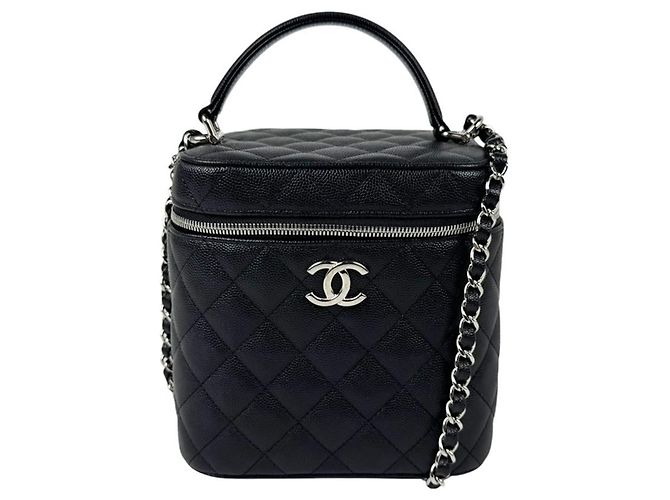 Bolsa de ombro e vanity Chanel em couro de bezerro granulado preto