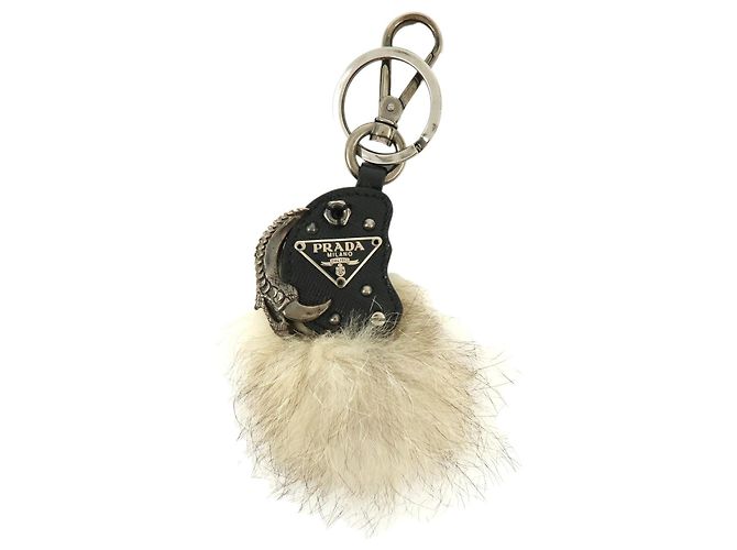 Chaveiro PRADA Triangle Log em couro Saffiano com pele Beige