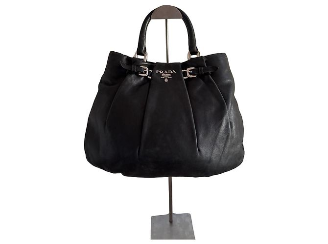 Sac à main Prada en cuir noir