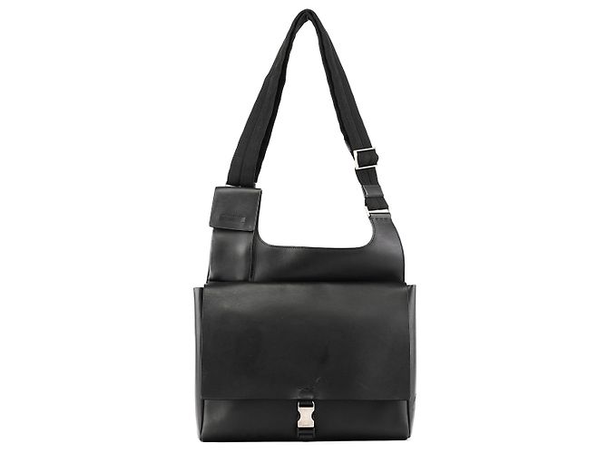 Prada Bolsa de ombro em couro preto com fivela Fall 1999