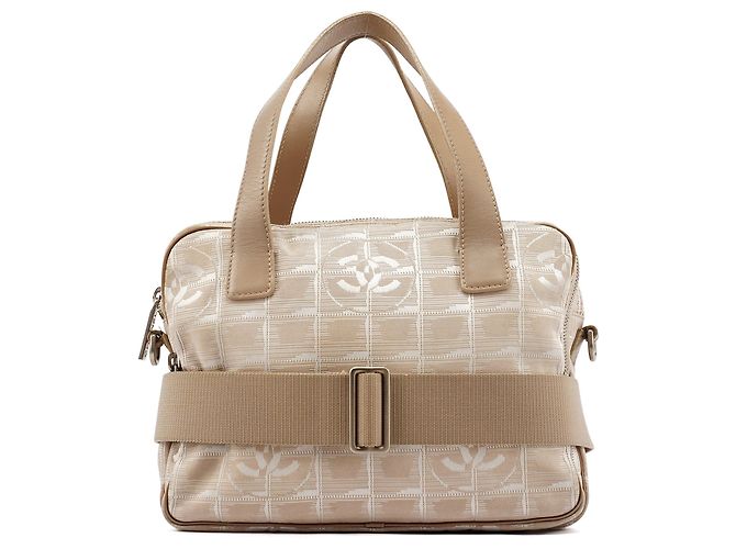 Chanel Bolsa 2-Way acolchoada em nylon e couro bege