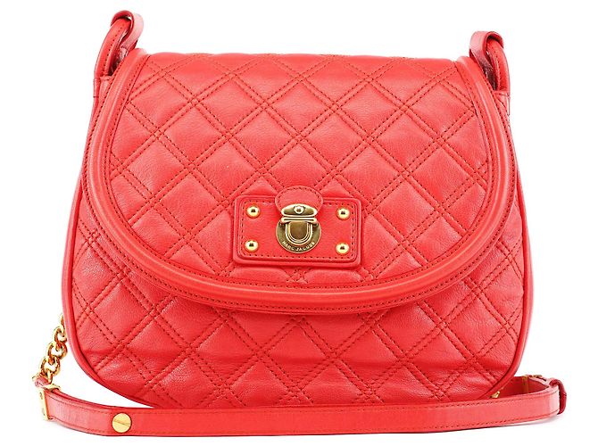 Marc Jacobs Bolsa Crossbody de Couro Matelassado Vermelha com Fivela e Corrente