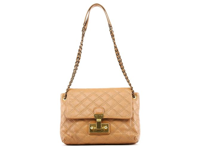 Marc Jacobs Bolsa de Ombro com Aba em Pele Matelassada Tan