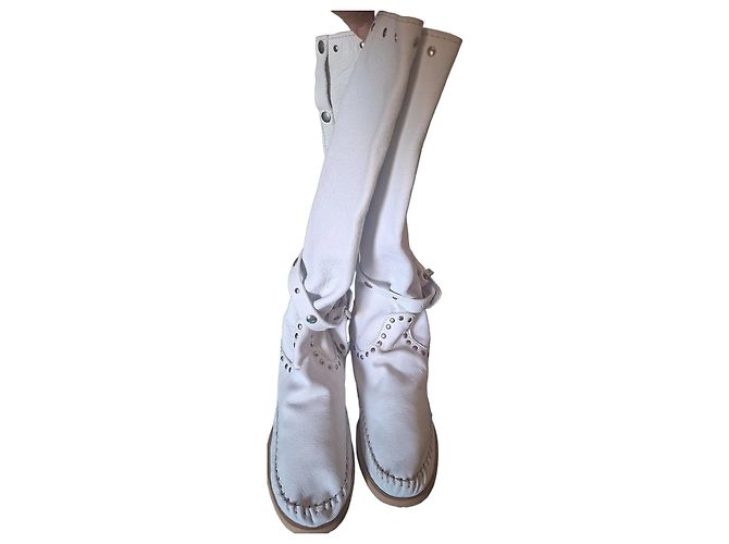 Autre Marque Weiße Lederstiefel mit Nieten