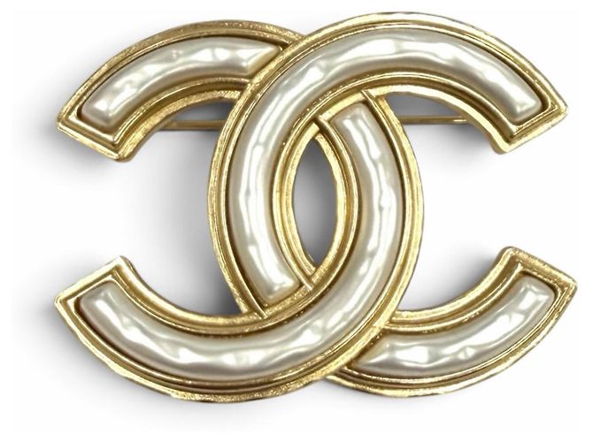 Chanel A22A Coco Mark Eco-Pearl Brosche