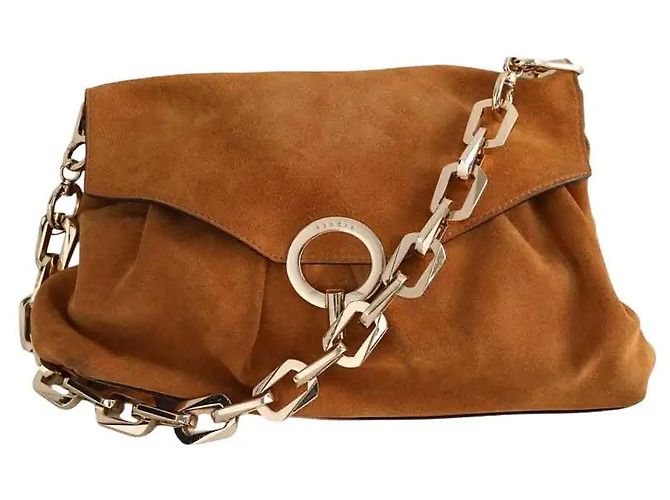 Sandro Schultertasche aus Leder camel