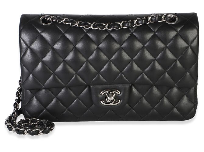 Bolsa Chanel Medium Classic Double Flap em pele de cordeiro acolchoada preta