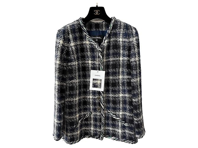 Chanel Spring/Summer 2018 Checked Tweed Jacket Look 16