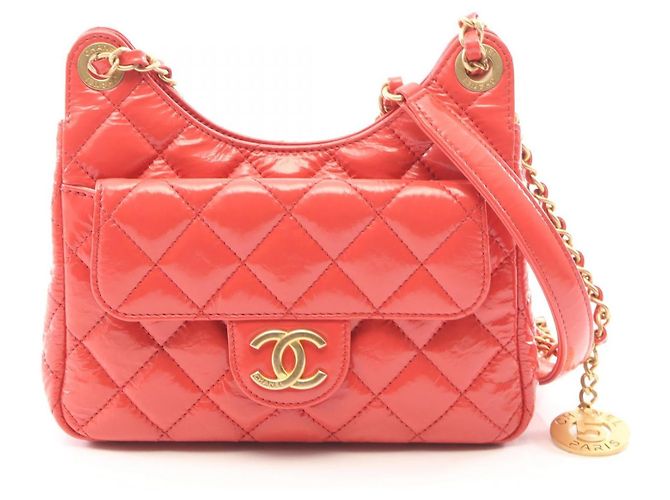 Bolsa de Ombro Chanel em Couro Matelassé