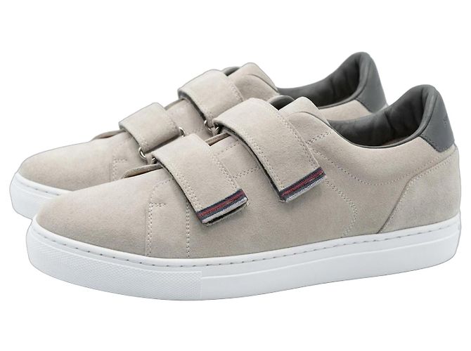 Brunello Cucinelli Baskets en daim beige