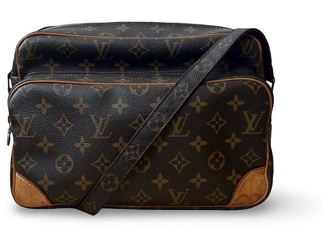 Louis Vuitton Nile MM
