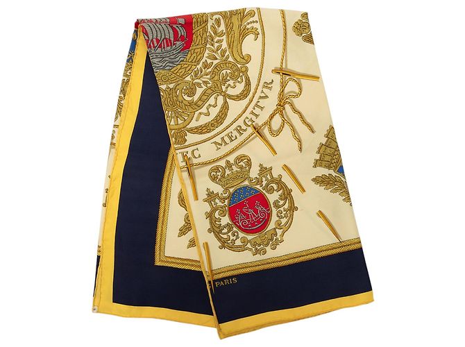 Pañuelo de seda Hermès Beige Les Armes de Paris 90