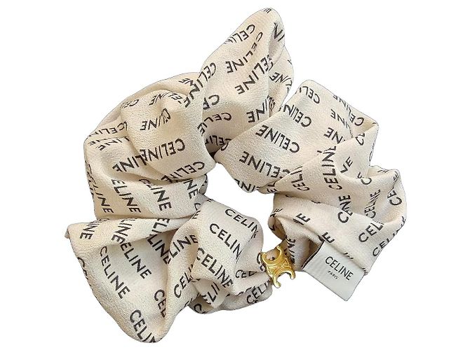 Céline Scrunchie in seta stampata con logo Celine Triomphe