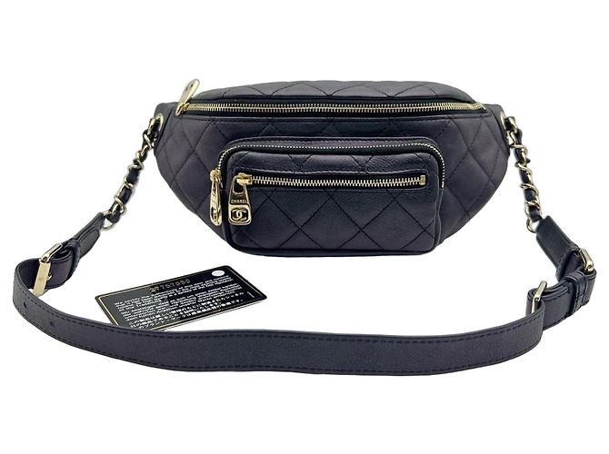 Bolsa de cintura Chanel em couro acolchoado preto