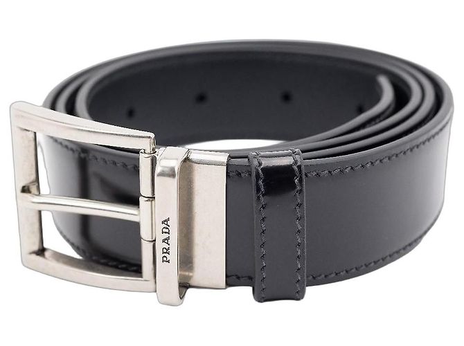 Cinto Formal Prada em Pele de Bezerro Lisa com Fivela Prateada