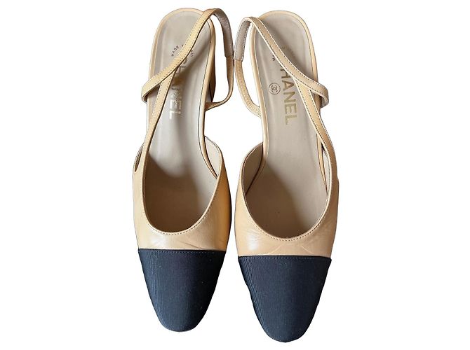 Chanel Slingback Bicolore in Pelle Beige e Tessuto Nero