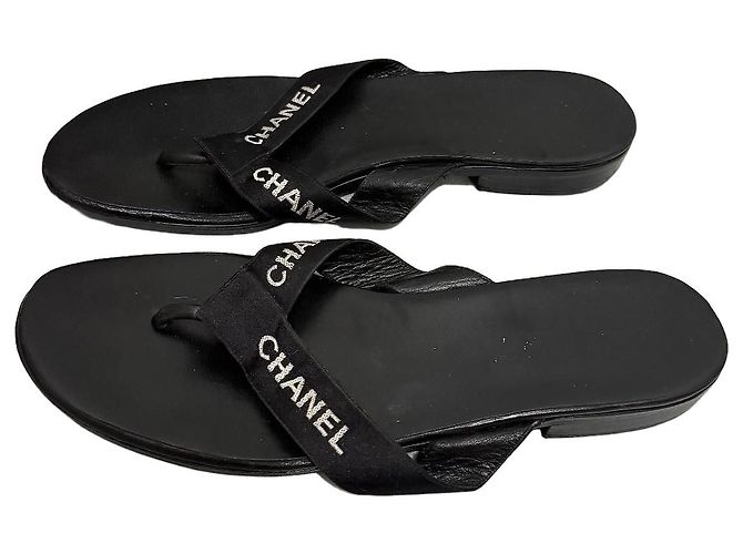 Chanel Logo Leather Flip-Flops Black