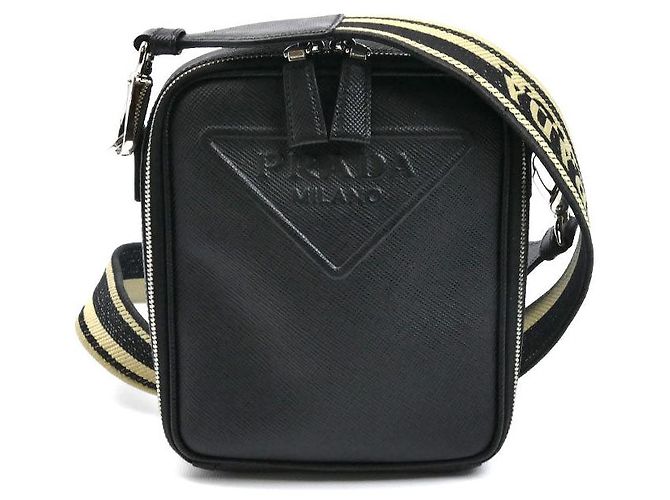 Bolsa de Ombro Prada em Couro
