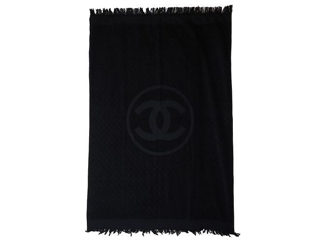 Chanel 2021 Maxi Drap de Plage Matelassé Noir