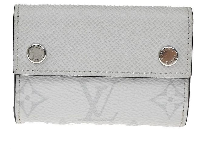 Louis Vuitton Discovery Monogram Taigarama Compact