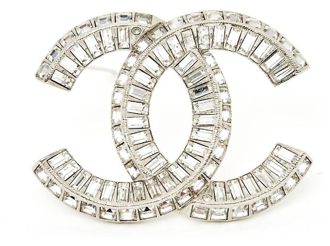 Chanel Spilla CC Maxi Cristalli Baguette Argento