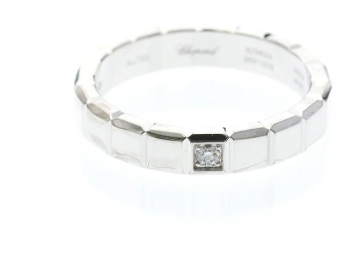Anello Chopard Ice Cube in oro bianco 18K