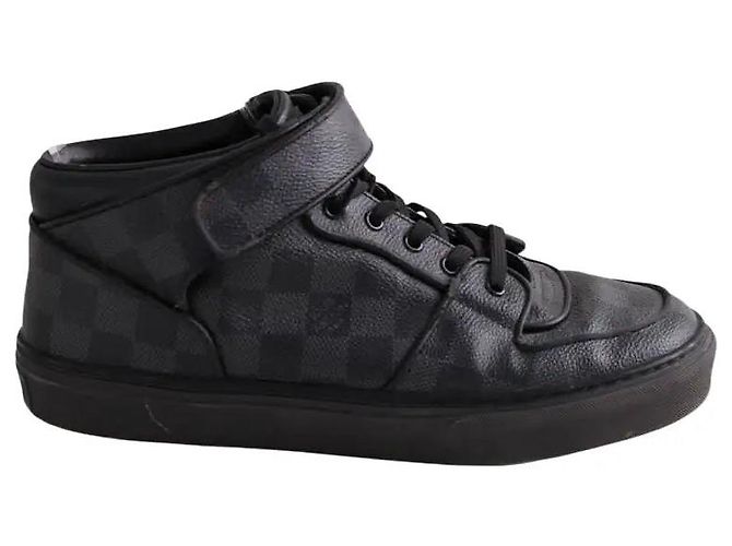 Baskets Louis Vuitton en cuir noir