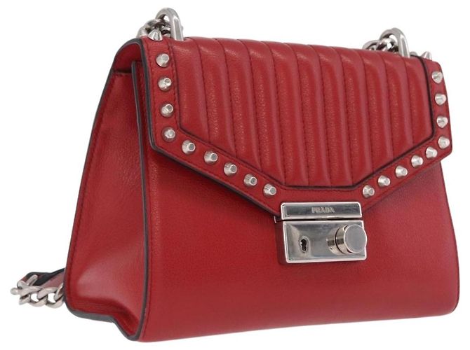 PRADA Bolsa de Ombro com Corrente em Couro Vermelho Prateado