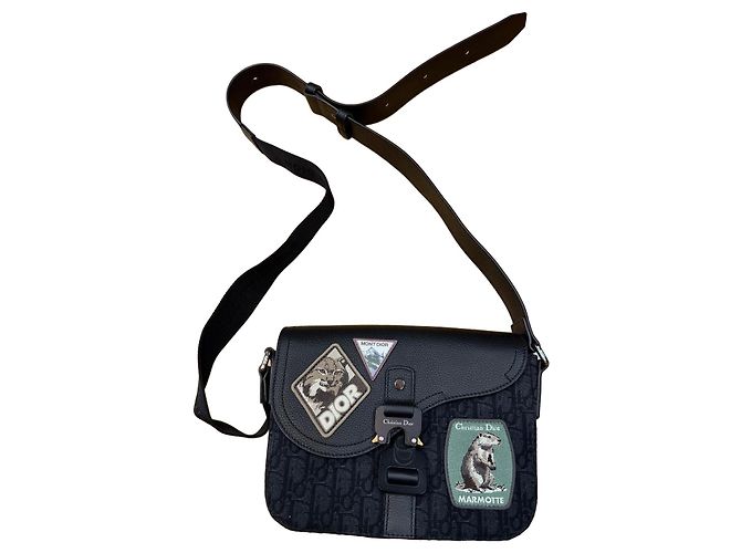 Borsa Dior Saddle in tela monogram e pelle con patch