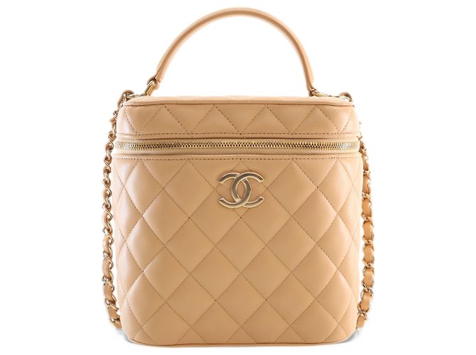 Vanity Maleta de Maquilhagem Chanel Beige CC em pele de cordeiro acolchoada com pega e corrente
