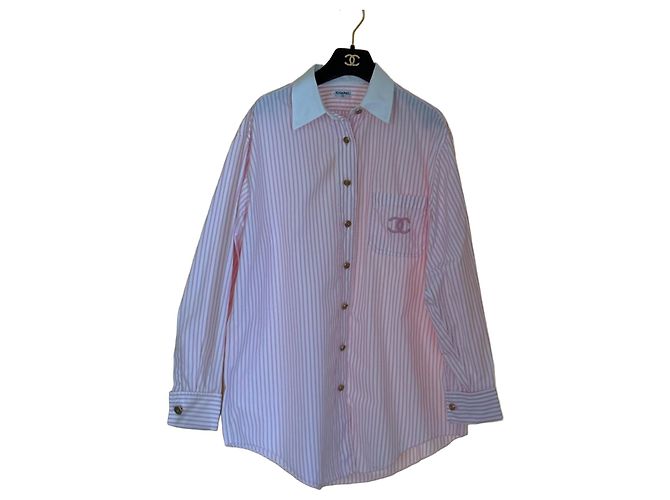 Chanel Camicia in cotone a righe rosa e bianche con logo CC