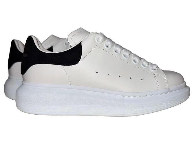 Baskets Alexander McQueen Oversized en cuir blanc et noir