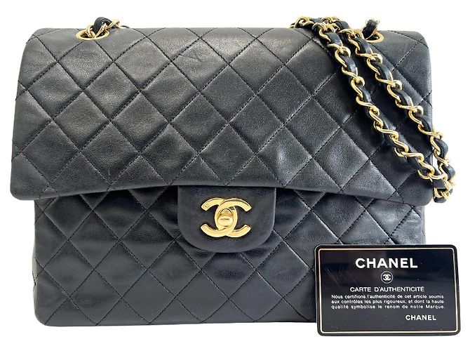 Classique Chanel Timeless - Classic Double Flap Quilted Lambskin Medium