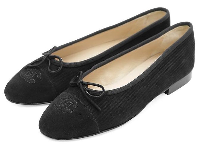 Ballerines en cuir Chanel