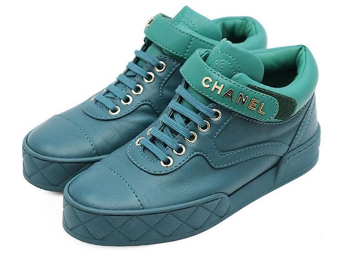 Baskets Mid Cut en cuir CHANEL