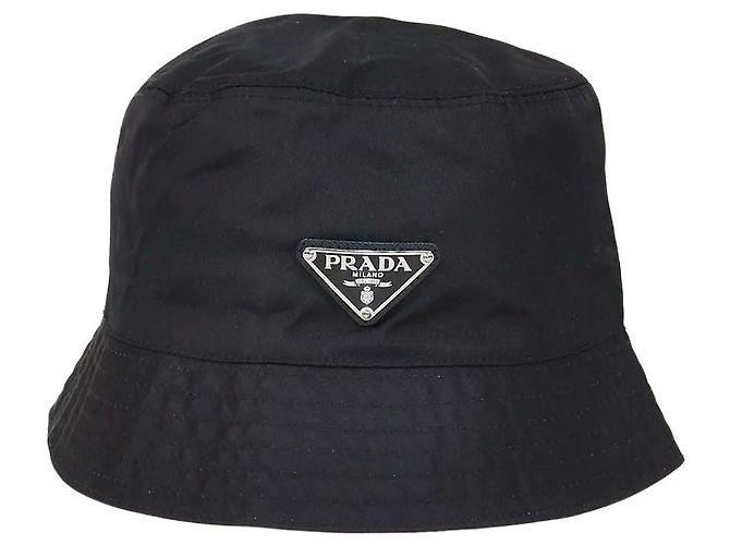 Cappello a secchiello Prada in nylon nero