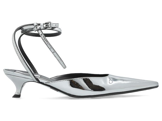 Moschino Kitten Heels mit spitzer Kappe Schwarz