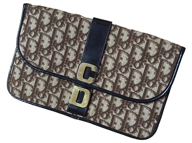 Clutch Dior Monogram Marrón y Negro