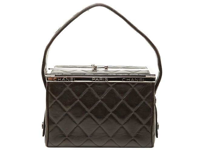 Sac Vanity Box Chanel en agneau matelassé noir