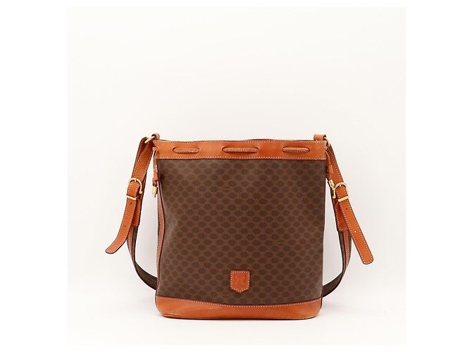 Céline Bolsa Bucket Celine Monogram em Couro Castanho