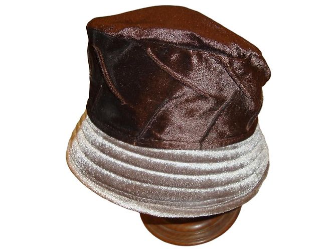 Autre Marque Cappello in velluto e raso marrone e grigio argento