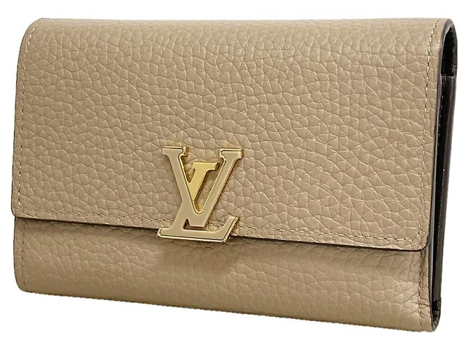 Louis Vuitton Portefeuille Capucines Compact Tri-fold Wallet