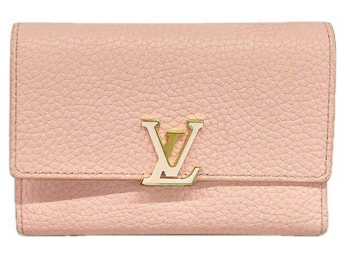 Louis Vuitton Portefeuille Capucines Compact Tri-fold Wallet